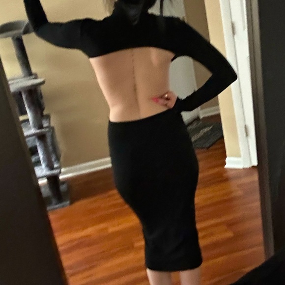 Long sleeve turtleneck open back cut out hourglass front midi dress -WORN ONCE! - Picture 3 of 5